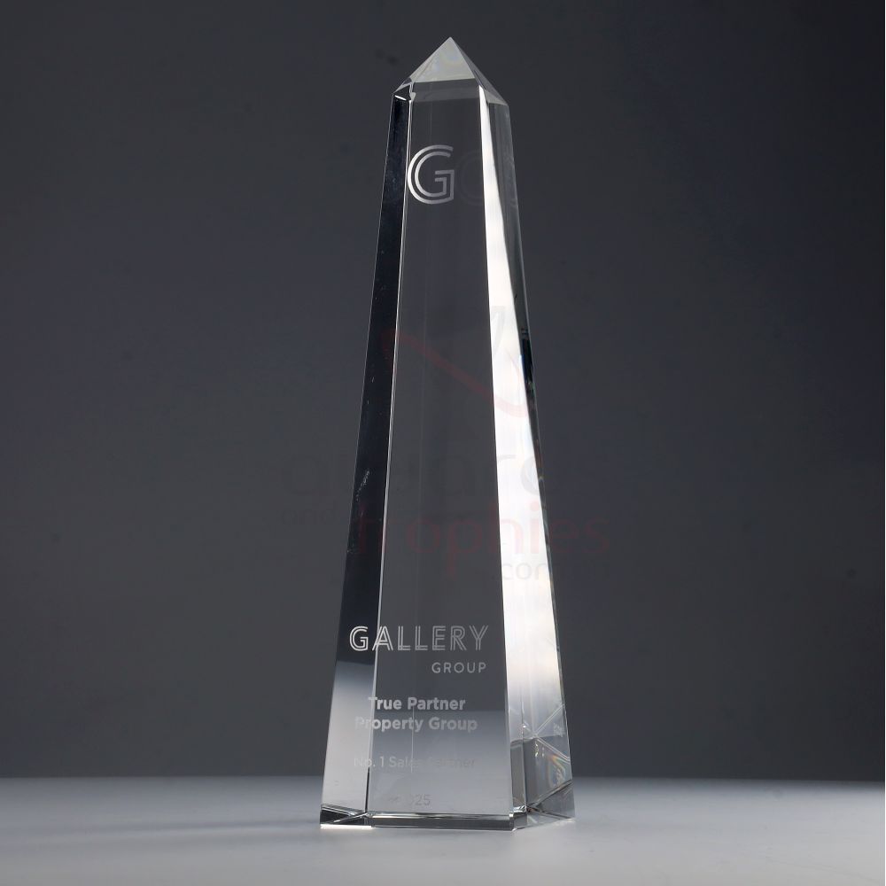 Infiniti Clear Crystal Obelisk 260mm